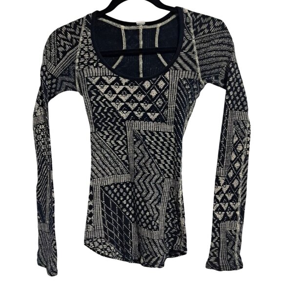Free People Geometric Black & White Knit Long Sleeve Top Size M - Picture 1 of 9